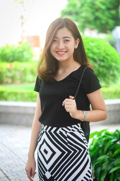 Nguyễn Mai Anh là một trong những thí sinh để lại nhiều dấu ấn khi góp mặt trong chương trình tìm kiếm MC tài năng - Cầu Vồng 2015 vừa diễn ra. Không chỉ sở hữu ngoại hình dễ thương, tính cách thân thiện, MC xinh đẹp trường Báo sinh năm 1995 này còn sở hữu một bảng thành tích khá “khủng” và hành trình vượt lên bệnh tật vô cùng đáng nể.