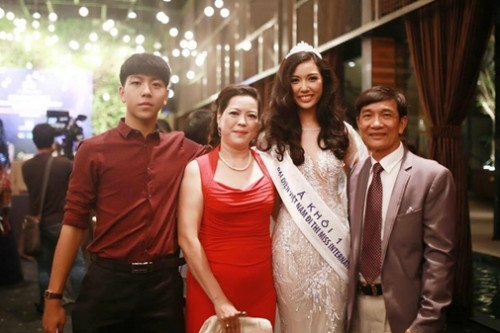 Gia đình hạnh phúc của Á hậu Quốc tế Thúy Vân.