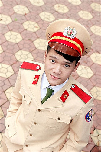 Nam sinh điển trai Bế Tuấn Kiệt từng tham gia và đạt giải trong cuộc thi ảnh Tổ quốc qua góc nhìn trẻ của báo Sinh viên Việt Nam và cuộc thi Vẻ đẹp chiến sĩ Công an Nhân dân do báo Thanh niên tổ chức.