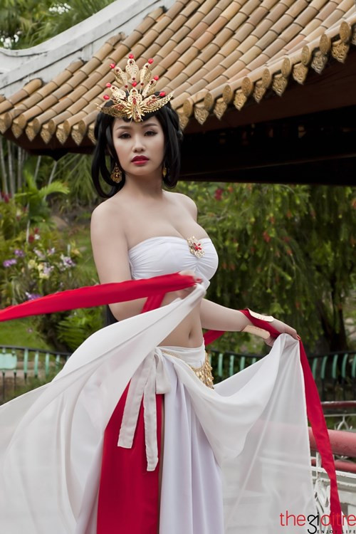 Bộ ảnh của Diễm My được thực hiện tại khu du lịch Đầm Sen.