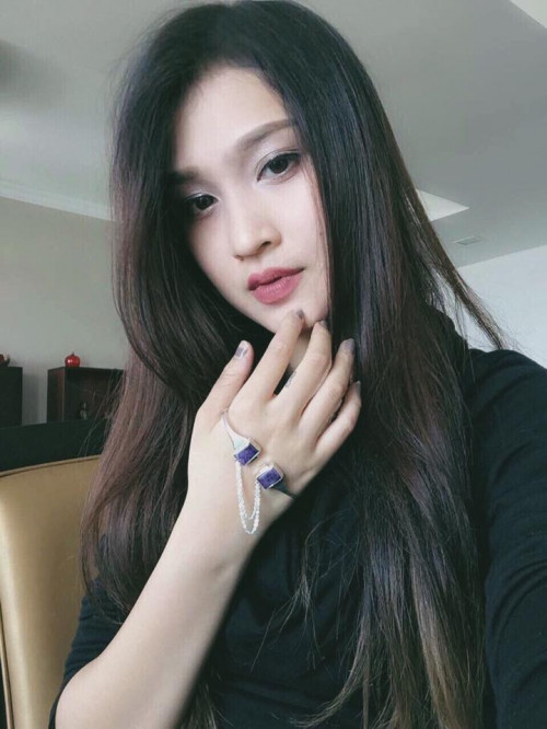 Ngắm nhan sắc xinh đẹp của nữ công an 9X.