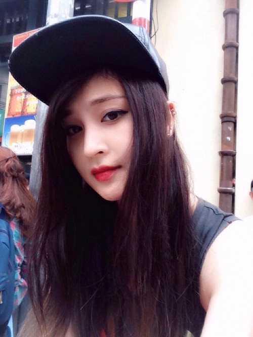 “Hiện tại mình mới có 21, vẫn còn trẻ. Cũng chưa nói trước được điều gì. Chắc sau này sẽ thực hiện một số dự án hay kế hoạch nho nhỏ. Còn bây giờ mình chỉ muốn làm tốt nhiệm vụ của một người chiến sĩ Công an nhân dân thôi”, Thùy An nói thêm về dự định sắp tới.