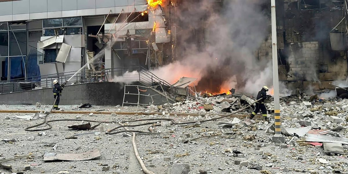 Bình luận trên của ông Ignat được đưa ra trong bối cảnh lực lượng Nga tăng cường tấn công bằng máy bay không người lái nhằm vào Ukraine. Giới chức Ukraine cũng cảnh báo rằng, các cuộc tấn công của Nga sẽ leo thang trong mùa đông khi Moscow tập trung vào các cơ sở hạ tầng năng lượng của Kiev.