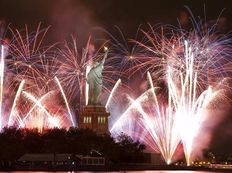 Sự kiện quy tụ nhiều người nổi tiếng bao gồm các buổi biểu diễn trực tiếp của Flo Rida, Megan Thee Stallion và LL Cool J, cũng như sự xuất hiện trên truyền hình của Cardi B và những người khác.