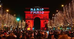 Trong số đó, 6.000 người sẽ có mặt ở Paris, nơi Bộ trưởng Nội vụ Pháp Gerald Darmanin cho biết hơn 1,5 triệu người dự kiến sẽ tham dự lễ kỷ niệm trên đại lộ Champs-Elysees.