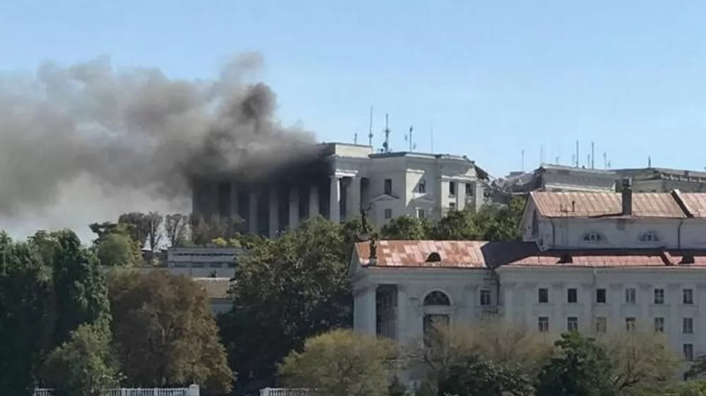 Các nỗ lực quân sự của Ukraine ở Biển Đen đã mở rộng trong thời gian qua, bao gồm việc nhắm mục tiêu vào các cơ sở quan trọng của Nga, bằng chứng là các cuộc tấn công trước đó vào trụ sở Hải quân Biển Đen của Nga ở Sevastopol và xưởng đóng tàu ở Kerch.