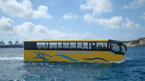 Y tuong mo tuyen taxi nuoc Ho Tay gianh giai 100.000 USD