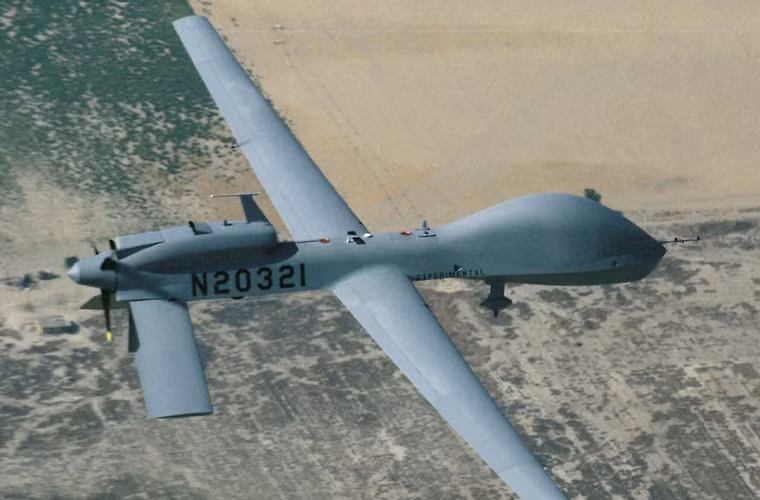 MQ-1C Gray Eagle (hay còn gọi là Sky Warrior) là máy bay không người lái tầm xa, hoạt động ở độ cao trung bình được hãng General Atomics phát triển cho Lục quân Mỹ sử dụng trên cơ sở nâng cấp "thần chết" MQ-1 nổi danh. Khoảng 75 chiếc MQ-1C đã được sản xuất theo đơn hàng từ Lục quân Mỹ, và tương lai sẽ có thêm 152 chiếc nữa cùng 31 hệ thống kiểm soát mặt đất. Đơn giá một hệ thống UAV MQ-1C khoảng 30-31 triệu USD.