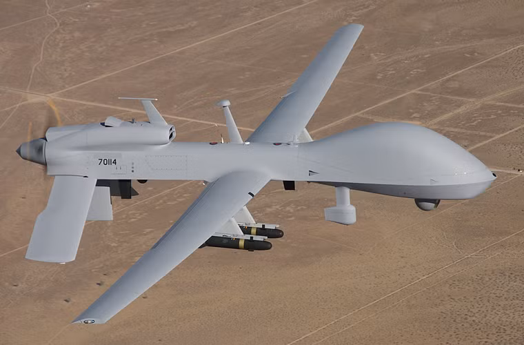 Như các thế hệ UAV khác của Mỹ, máy bay không người lái MQ-1C cũng thiết kế với đầu có không gian lớn để chứa hệ thống radar khẩu độ tổng hợp và chỉ thị mục tiêu di chuyển trên mặt đất AN/ZPY-1 STARLite. Dưới mũi máy bay được trang bị hệ thống ngắm mục tiêu đa quang phổ AN/AAS-52.