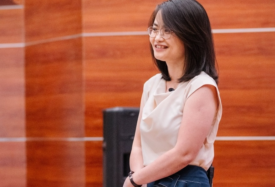 Nu tien si tu choi co hoi o Nhat, ve nuoc phat trien AI