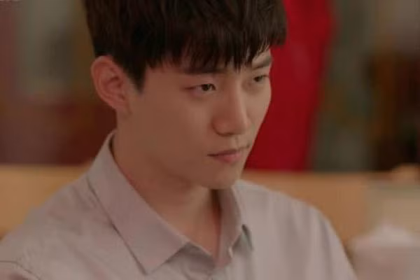 Am tham tao bat ngo cho chong, toi soc nang khi don anh o san bay