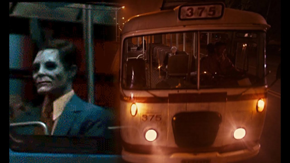 Sau khi xe bus 375 rời đi, người đàn ông lớn tuổi xin lỗi cô Hồng vì đã gây ra hiểu nhầm. Đồng thời, ông nói rằng chỉ có thể cứu được cô mà không thể giúp tài xế và người soát vé.