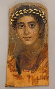 Trong quá trình kiểm tra, các chuyên gia phát hiện trên phần mặt các xác ướp có đặt tranh chân dung. Họ suy đoán những bức vẽ này khắc họa gương mặt người quá cố.