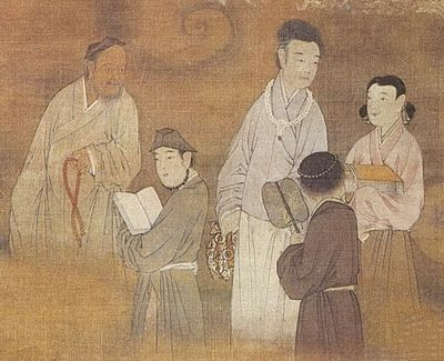 Ngôi mộ chứa những cỗ quan tài trên không có dấu hiệu bị trộm mộ xâm phạm. Theo đó, những đồ tùy táng còn nguyên vẹn.