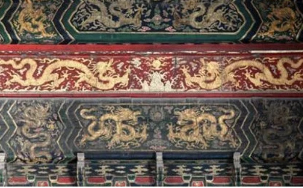 Ban đầu, dưới thời nhà Minh, điện có tên là Phụng Thiên. Đến thời hoàng đế Thuận Trị của nhà Thanh, kiến trúc này được đổi tên thành Thái Hòa và sử dụng tên gọi đó cho đến nay.