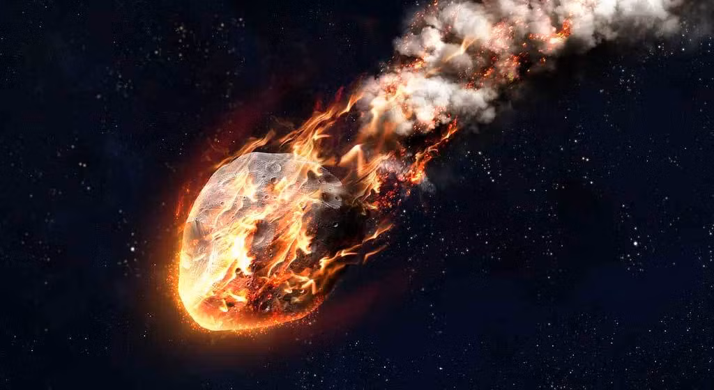 Không những vậy, quả cầu lửa cứ thế biến mất và chỉ để lại những vệt khói trên bầu trời.