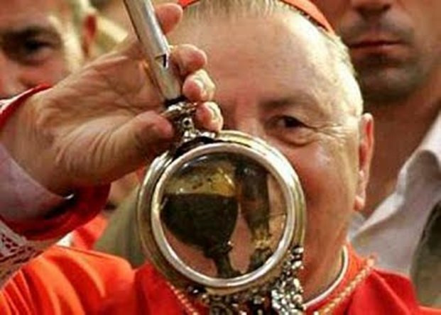 Cái chết của ông khiến nhiều người thương tiếc, đau xót. Tương truyền, một giáo dân tên Eusebia đã giữ lại máu của Januarius khi ông bị hành hình. Nó được cho chính là máu khô trong lọ lưu giữ trong nhà thờ chính tòa Naples suốt nhiều năm qua.