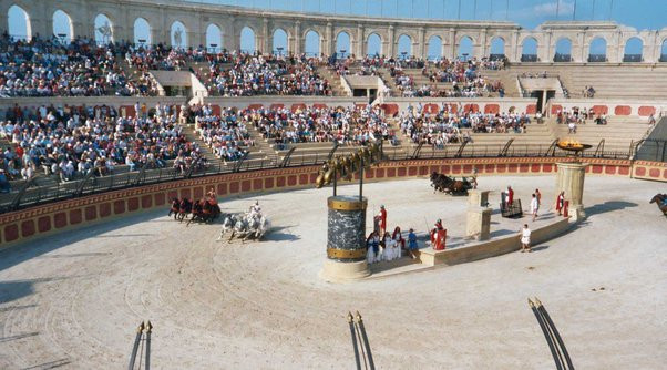 Theo đó, Gaius có được số tiền thưởng lên đến hơn 35.000.000 sester (khoảng hơn 17 triệu USD ngày nay).