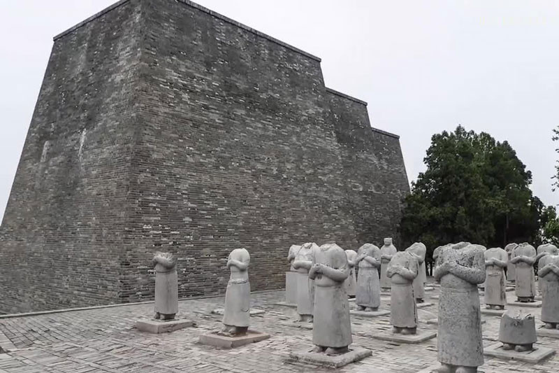 Theo các chuyên gia, 61 tượng đá này nguyên vẹn cho đến đầu triều đại nhà Minh (1368 - 1644). Tuy nhiên, về sau, số tượng này bị mất phần đầu không rõ từ khi nào.
