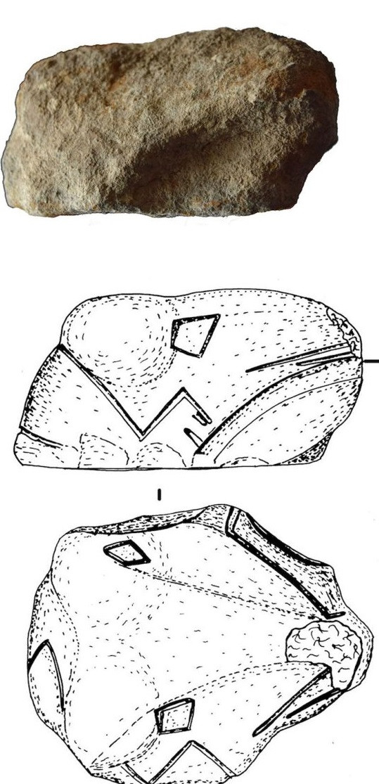 Hòn đá hình đầu rắn này có kích thước khoảng 13 x 6,8 cm và nặng khoảng 1,215 gram. Nó có hình dạng tam giác, đáy phẳng. Hai mắt hình thoi và một đường rộng dài tượng trưng cho cái miệng.