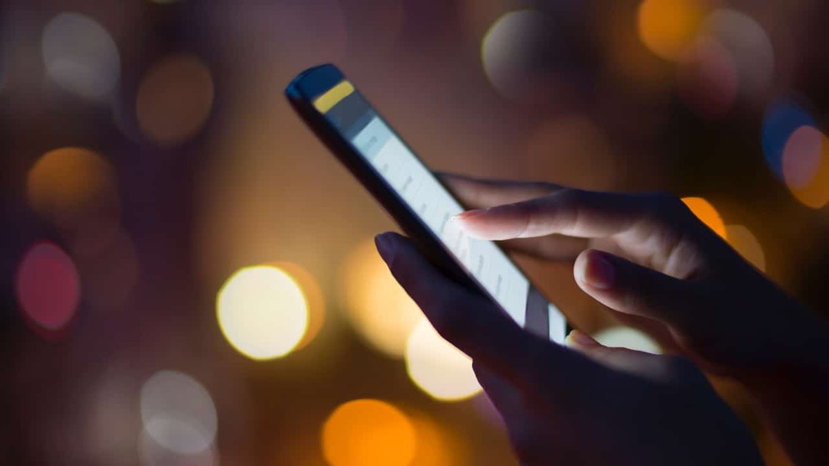 Tính năng cảnh báo không kích được phát triển trên cơ sở hợp tác giữa Google và chính phủ Ukraine cũng như dựa vào nền tảng từ hệ thống báo động sớm động đất đã có sẵn trên Android.