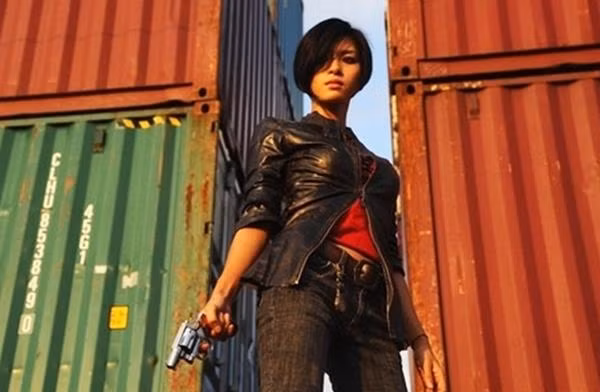 Ngô Thanh Vân được biết đến với danh xưng "đả nữ" số 1 của điện ảnh Việt Nam. Nổi lên từ Dòng máu anh hùng (2007), nữ diễn viên sinh năm 1979 có trong tay khối gia tài điện ảnh thể loại hành động khiến nhiều người ngưỡng mộ.