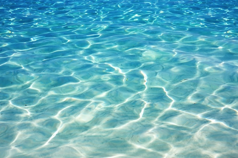 Nhật Bản sử dụng công nghệ chiết xuất uranium từ nước biển thông qua việc dùng tấm thảm dài bằng các sợi nhựa bện vào nhau rồi nhúng với amidoxime uranium thấm nước.