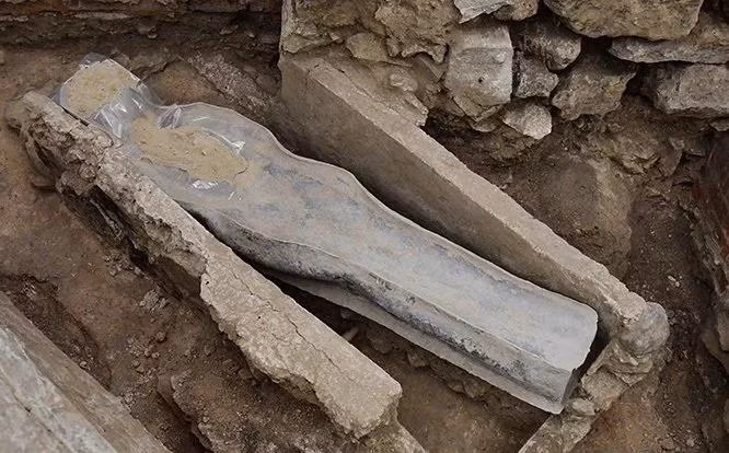 Vào tháng 4/2019, một vụ cháy nghiêm trọng xảy ra ở nhà thờ Đức Bà Paris tại thủ đô Paris của Pháp. Vụ hỏa hoạn này đã làm hư hại nhiều kiến trúc của nhà thờ.