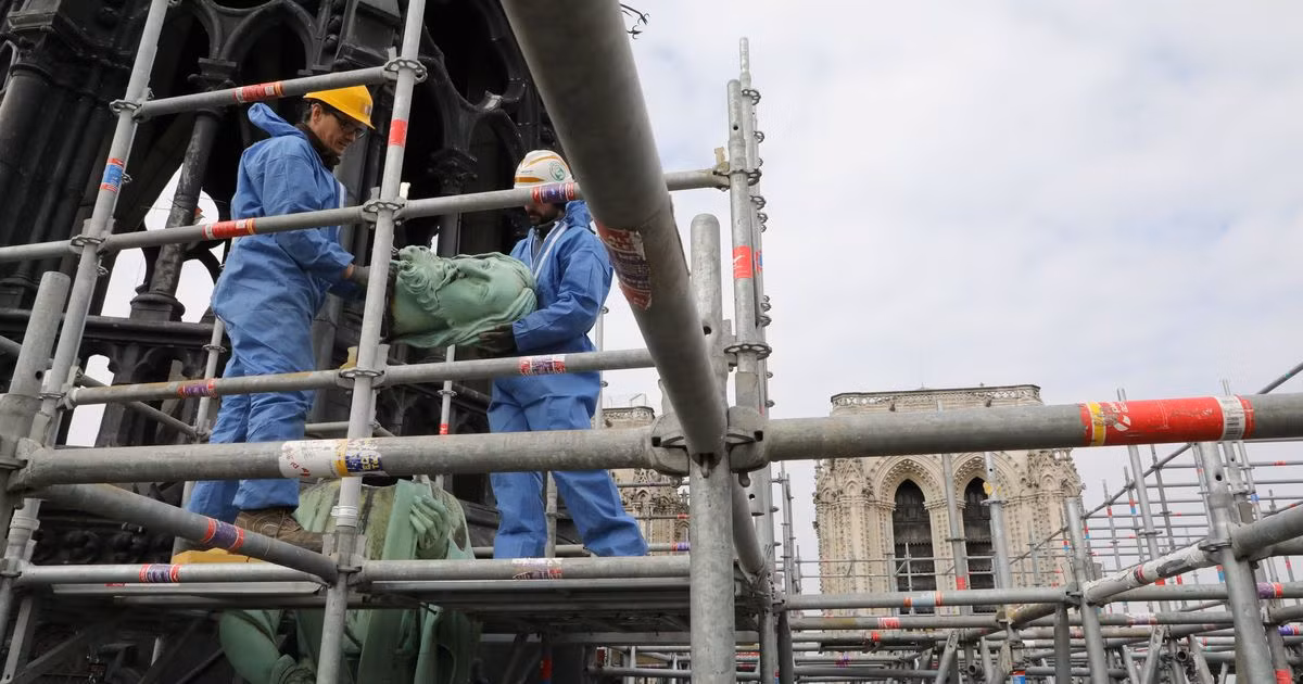 Các chuyên gia cho rằng có thể chính kết cấu kín hoàn toàn của quan tài chì đã giúp thi hài người quá cố vẹn nguyên theo thời gian.