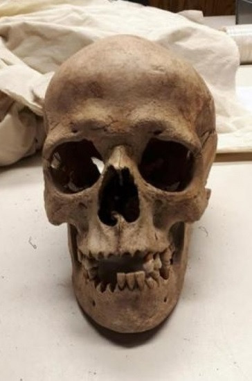 Sau khi qua đời, hai mẹ con được chôn cất trong cùng ngôi mộ. Hiện các chuyên gia chưa thể làm sáng tỏ nguyên nhân tử vong của 2 người này.