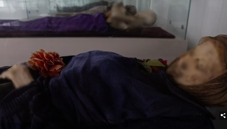 Một giả thuyết khác cho rằng, đặc điểm đất đai cộng thêm khí hậu khô cằn ở San Bernardo đã giúp những thi hài vẹn nguyên theo thời gian.