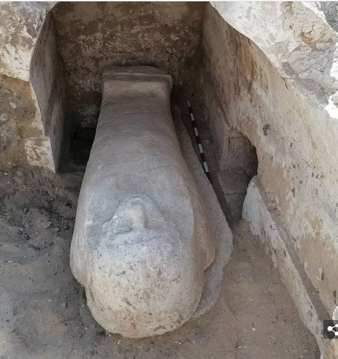 Các chuyên gia đến từ Đại học Barcelona xác định ngôi mộ được xây vào thời Saite thuộc Vương triều thứ 26.