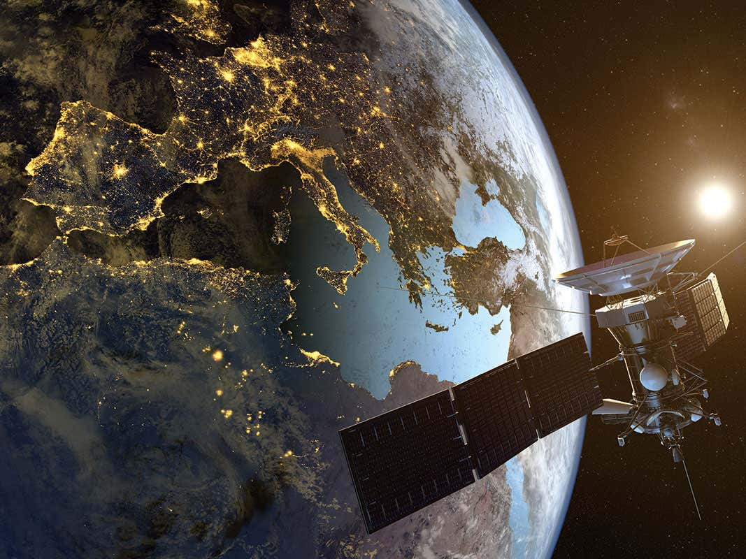 Cụ thể, vệ tinh sẽ được phóng vào quỹ đạo tầm thấp của Trái Đất để cung cấp dịch vụ Internet băng thông rộng. Đến nay, SpaceX đã đưa thành công 2.000 vệ tinh vào quỹ đạo.