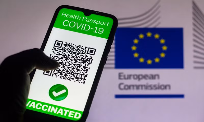 Vào ngày 22/3, ông Nguyễn Bá Hùng, Phó giám đốc Trung tâm dữ liệu Y tế, Cục Công nghệ Thông tin, Bộ Y tế, cho biết sau một tuần thí điểm, hệ thống đáp ứng tốt việc triển khai cấp hộ chiếu vaccine điện tử. Bộ Y tế dự kiến trong tuần tới họp để hướng dẫn đồng bộ trên toàn quốc