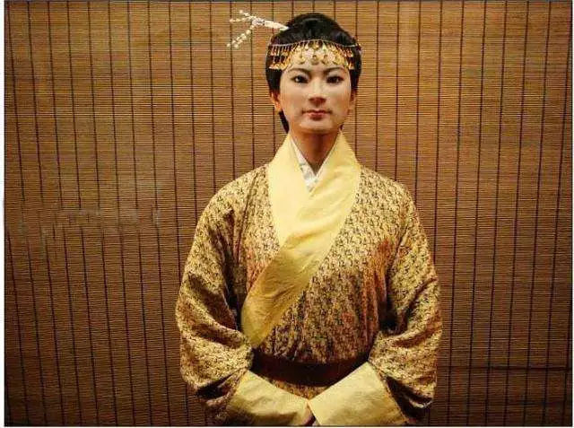 Chính thói quen ăn uống này khiến Tân Truy phu nhân bị béo phì và phải đi lại bằng cách dùng gậy chống trong những năm cuối đời. Thêm nữa, do hàng ngày ít vận động nên bà mắc chứng xơ cứng động mạch, tiểu đường và một số căn bệnh khác liên quan đến cột sống. Trong dạ dày của Tân Truy phu nhân còn sót lại hạt dưa. Điều này cho thấy bà đã ăn dưa khoảng 2 tiếng trước khi tử vong.