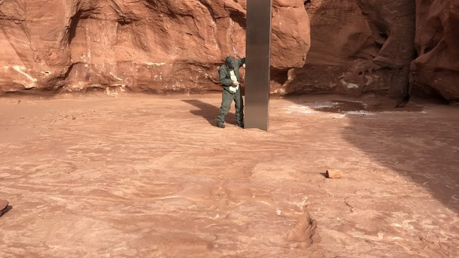 Theo các chuyên gia, để vận chuyển, lắp đặt và tháo dỡ khối kim loại cao hơn 3,6m ở sa mạc Utah là điều không dễ dàng. Quá trình này sẽ cần nhiều thời gian, công sức và các công cụ hỗ trợ.