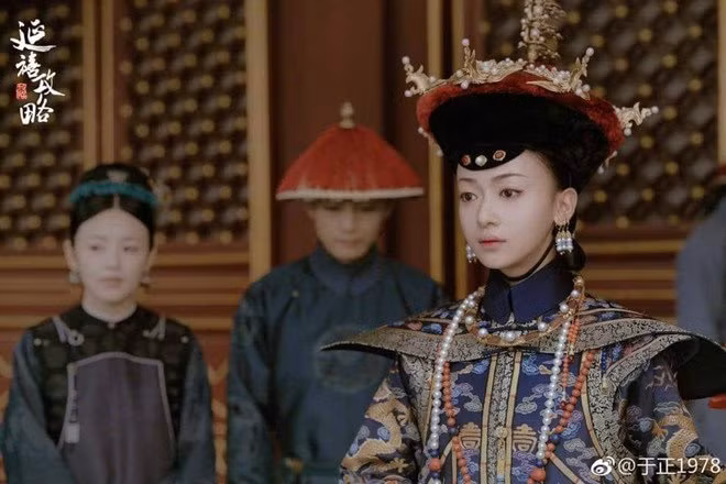 Khi tìm hiểu về Lệnh Phi Ngụy Giai thị, nhiều người bất ngờ bởi bà không có xuất thân danh gia vọng tộc, thậm chí có phần thua kém nhiều phi tần khác của vua Càn Long.