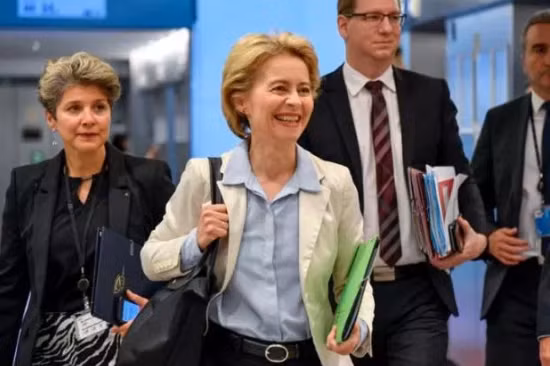 Bà Ursula von der Leyen sinh ngày 8/10/1958 tại Brussels, Bỉ, và sống ở nước này cho tới năm 13 tuổi. Bà là con gái của cựu Thống đốc bang Hạ Saxony, Ernst Albrecht. Ảnh: HS.