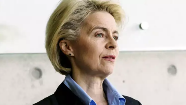 Ngày 15/12/2013, bà Ursula được bổ nhiệm làm Bộ trưởng Quốc phòng Đức và là người phụ nữ đầu tiên trong lịch sử Đức giữ chức vụ này. Ảnh: ET.