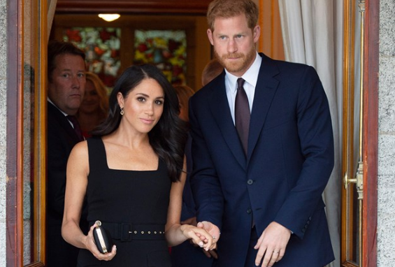 Cô được cho là chi mạnh tay vào các bộ trang phục hàng hiệu. Kể cả lúc mang thai, vợ của Hoàng tử Harry cũng không ngừng diện những bộ cánh đắt tiền. Ảnh: MCA.