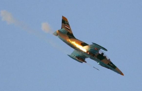 Tờ báo al-Watan đưa tin, Không quân Syria cùng lúc oanh kích thành trì của phiến quân HTS và các nhóm khủng bố khác gần Khan Sheikhoun, Harash Basanqul, al-Hobait, Kafar Batih, vùng ngoại ô Ma’areh al-Numan, Khan al-Sabal, Ma’araya và Abedin ở Nam Idlib, qua đó phá hủy nhiều căn cứ và phương tiện quân sự của bọn chúng. Ảnh: AMN.