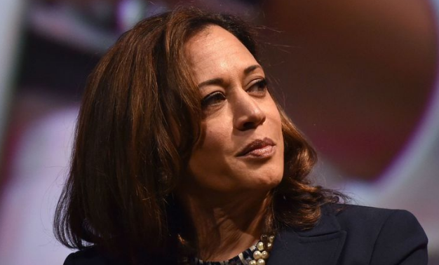 Thượng nghị sĩ Harris không tỏ ra "yếu thế" khi đối đầu với ứng viên tiềm năng nhất là cựu Phó Tổng thống Mỹ Joe Biden trong cuộc tranh luận đầu tiên giữa 10 ứng cử viên của Đảng Dân chủ này. Ảnh: LA Times.