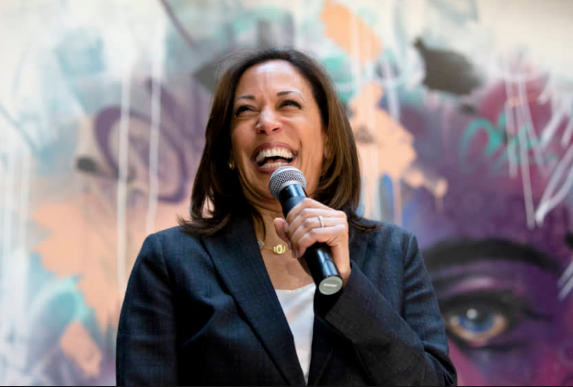 Vào ngày 8/11/2016, bà Harris đã đánh bại "đối thủ" Loretta Sanchez trong cuộc bầu cử Thượng viện Mỹ và trở thành Thượng nghị sĩ Mỹ thứ ba của bang California. Ảnh: JT.