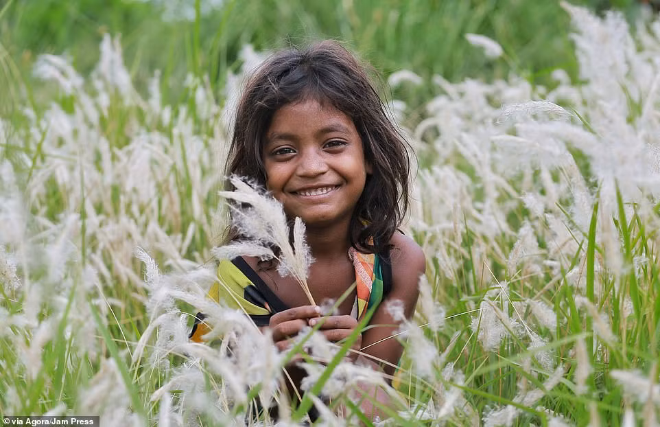 Bức ảnh "Trẻ em" được chụp tại Bangladesh. Đây là tác phẩm dự thi của Tareq Mahmud Imraz.