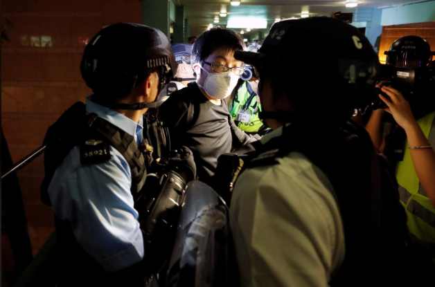 Trước sức ép từ người biểu tình, Trưởng đặc khu Hong Kong Lâm Trịnh Nguyệt Nga ngày 9/7 tuyên bố dự luật dẫn độ sang Trung Quốc "đã chết".