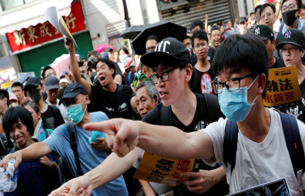 Được biết, đây là cuộc tuần hành mới nhất trong chuỗi các cuộc biểu tình chống lại dự luật dẫn độ gây tranh cãi ở Hong Kong suốt hơn một tháng qua.