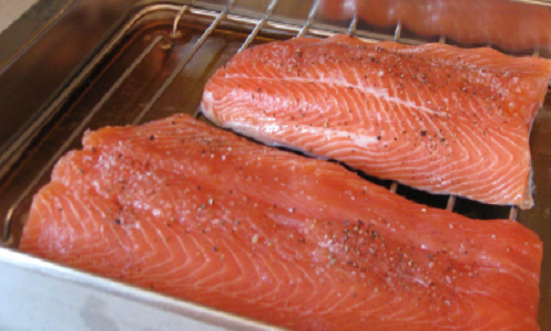 Ăn cá hồi vào ngày 4/7 là một truyền thống ở New England. Ảnh: CP.