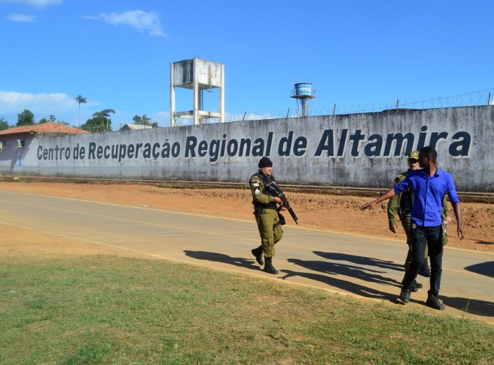 Toan canh vu bao loan o nha tu Brazil chan dong the gioi-Hinh-4