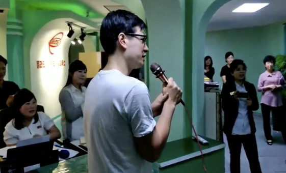 Dieu it biet ve sinh vien Australia vua duoc Trieu Tien phong thich-Hinh-10