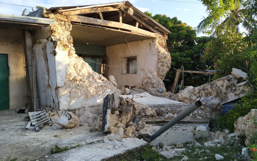 "Trận động đất xảy ra khi nhiều người dân vẫn đang ngủ. Họ bị thức giấc bởi sự rung lắc và tiếng la hét của mọi người cầu cứu sự giúp đỡ", nguồn tin cho hay. Ảnh: Twitter.